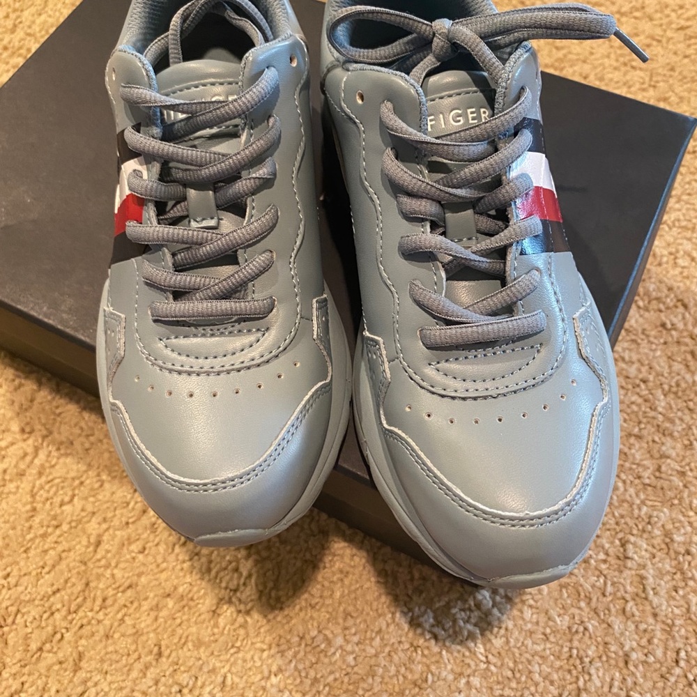 Shoes - Picture 2 of 4
